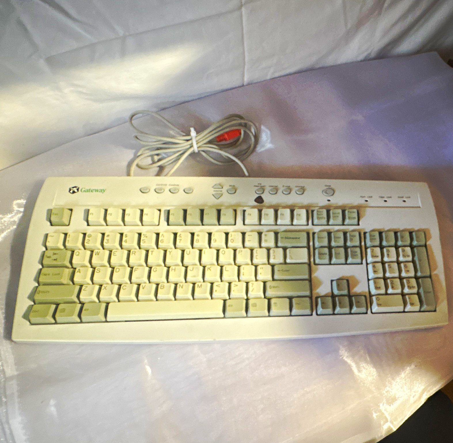 Vintage Gateway 7001211 Key Tronic PS/2 Multimedia Keyboard Wired UNTESTED