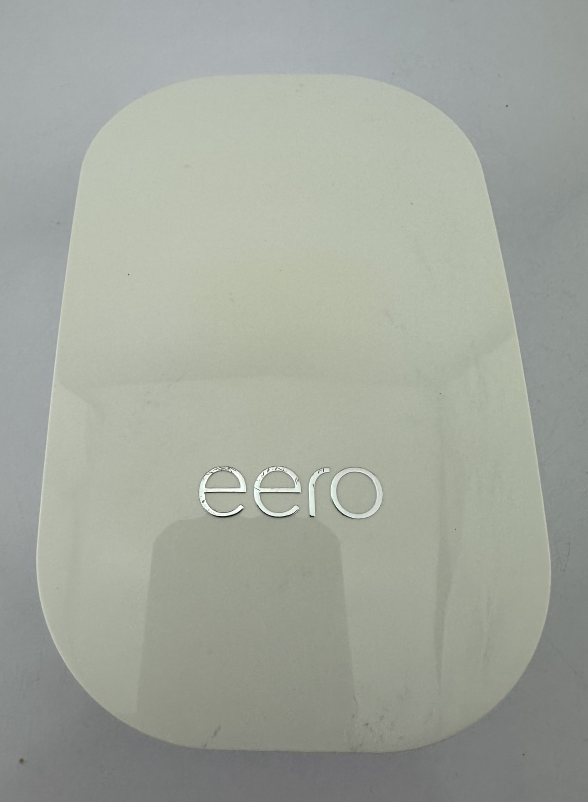 Eero Beacon Mesh WiFi Range Extender Model D010001.