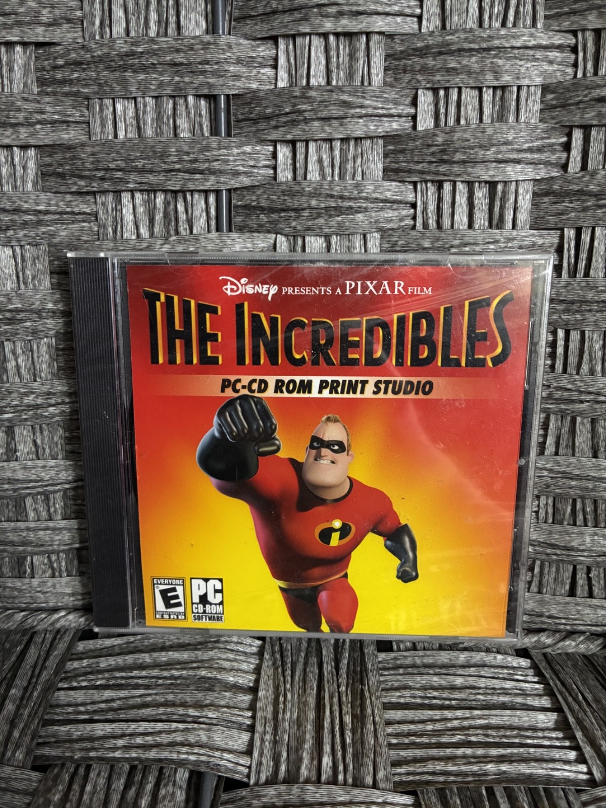 The Incredibles PC CD-ROM Print Studio Disney Pixar Windows 98/Me/XP New Sealed
