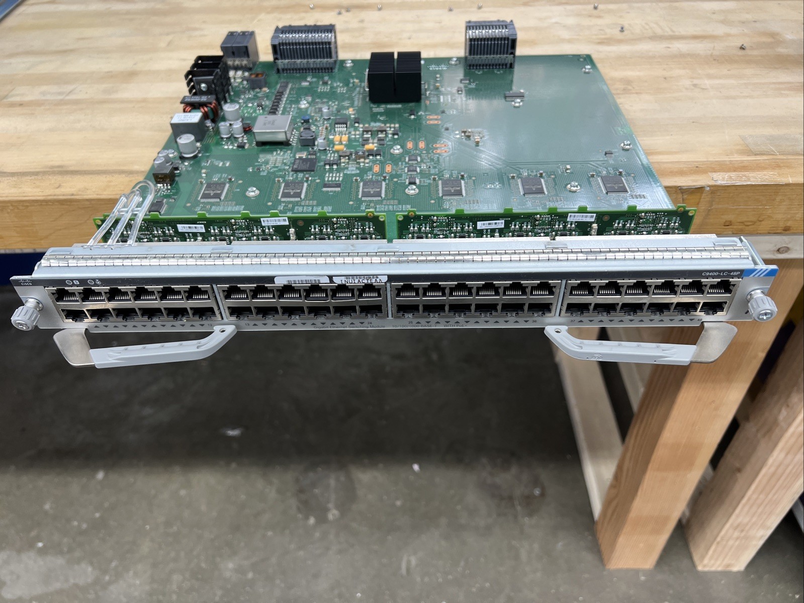Cisco Catalyst 9400 Series C9400-LC-48P 48-Port PoE+ Line Card