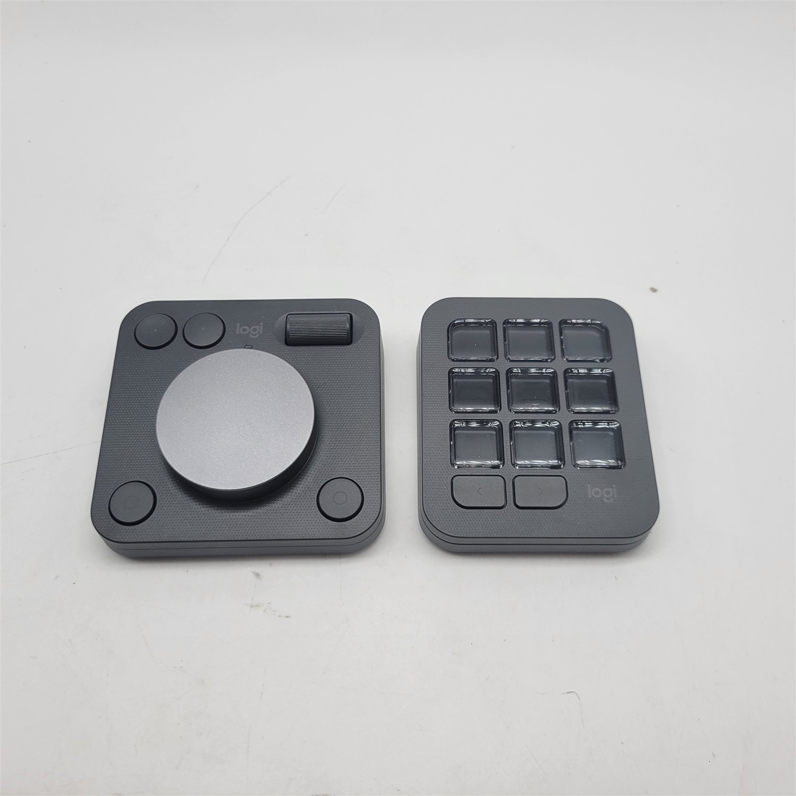 Logitech MX Creative Console, 9 Customizable LCD Keys, Stream Deck Accessories