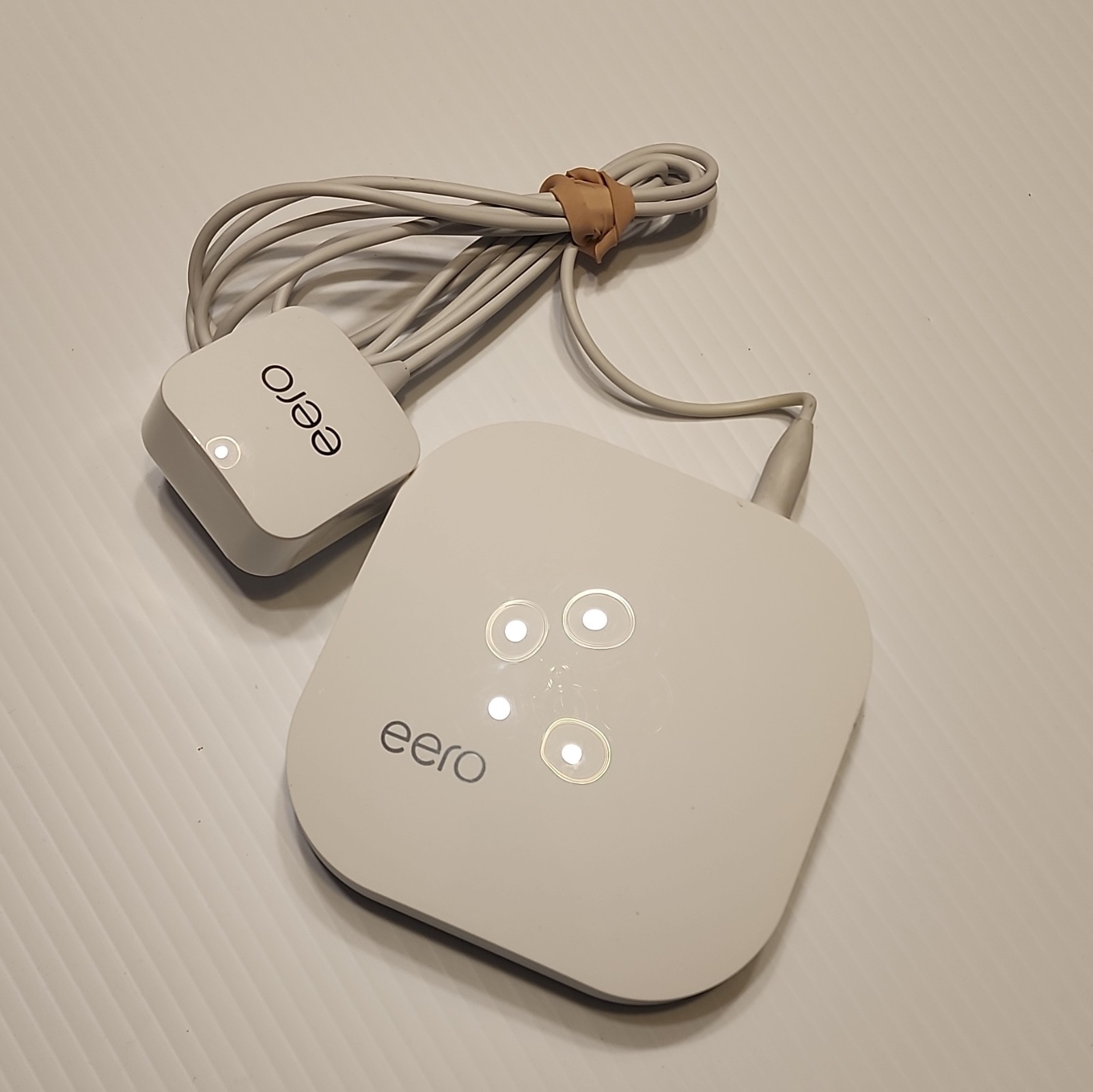 eero Pro 1st Generation Mesh WiFi Router or Extender White A010001 W/Power Cord