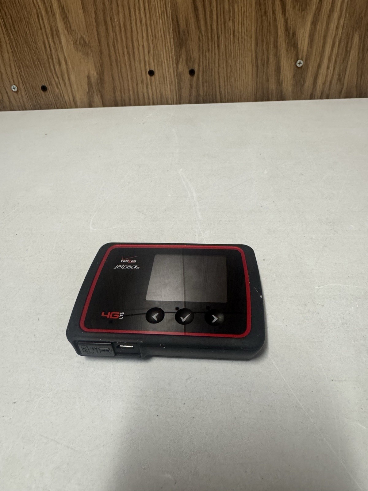 Verizon MiFi 6620L Jetpack | 4g LTE Mobile Hotspot | Modem Novatel with Charger