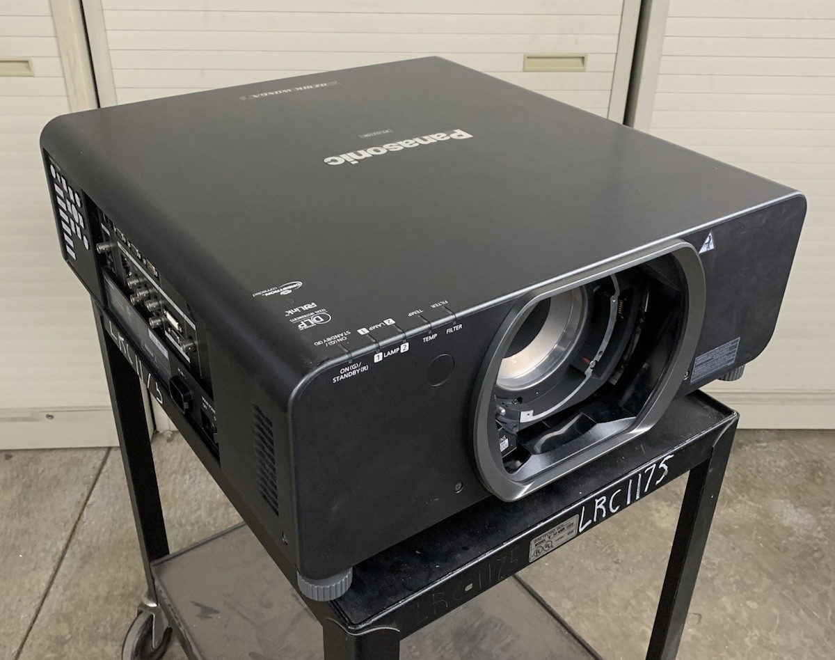 Panasonic PT-DZ10KU WUXGA DLP Lamp Projector 3077 H - Tested No Lens No Remote