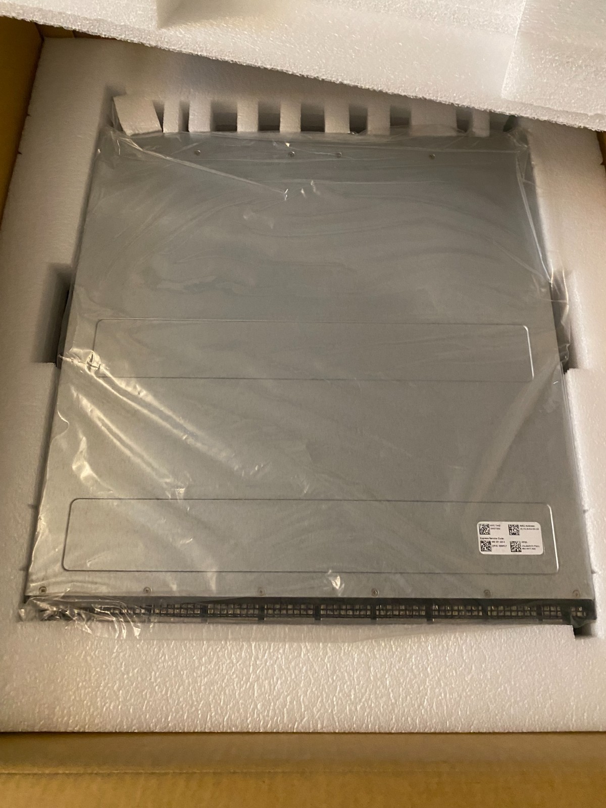 BRAND NEW Dell Networking 90PC7 32 Port 100GbE QSFP28 Network Switch Z9100-ON