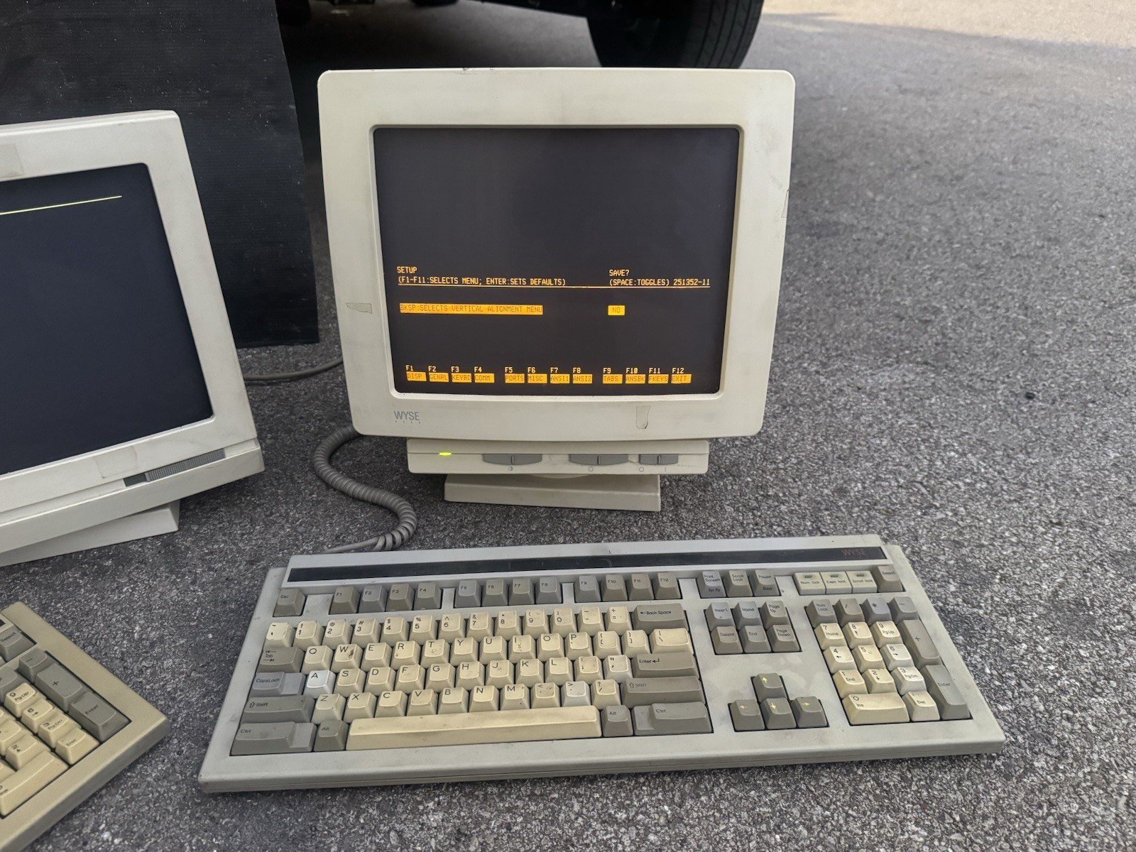 Used Wyse WY-55 Vintage CRT Terminal with keyboard WORKS