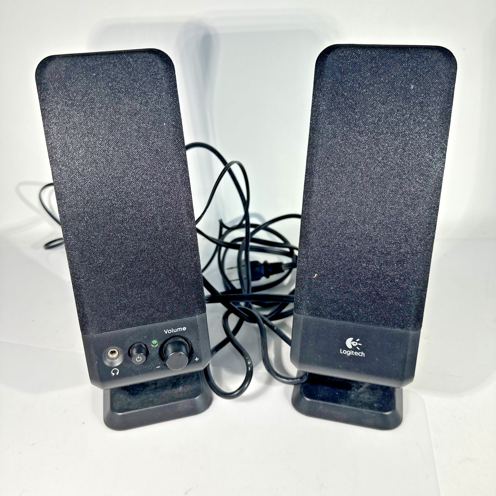 Logitech R-10 Model S-0152A1 10-inch Multimedia Computer Speaker Set. WORKS 9" H