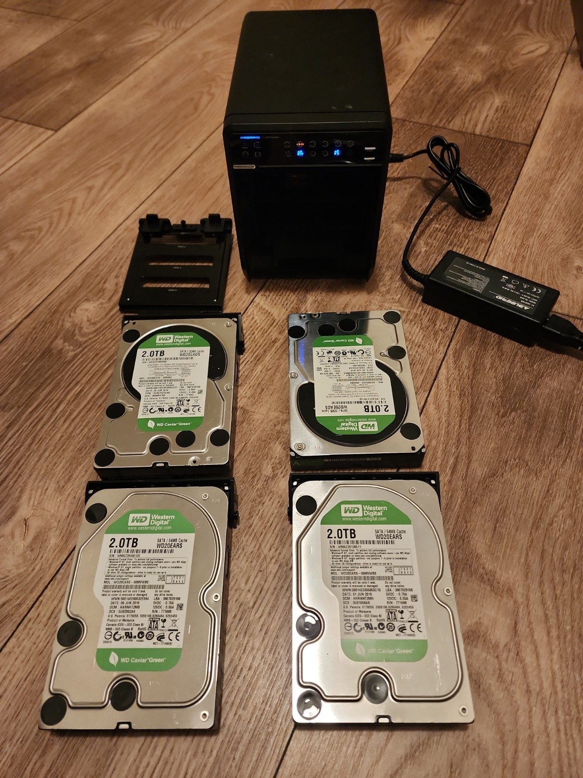 Mediasonic ProRAID HFR2-ASU3S2 4-Bay RAID + 4x WD Caviar Green 2TB WD20EADS
