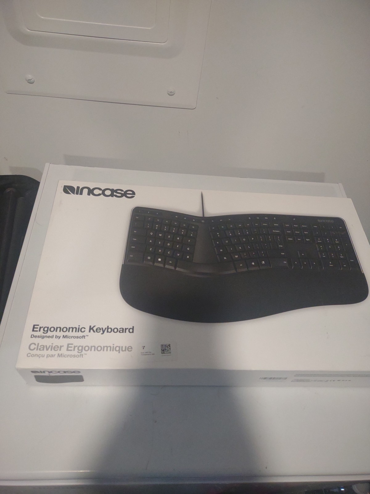 Incase Ergonomic Keyboard Designed by Microsoft Canadian/French Keyboard