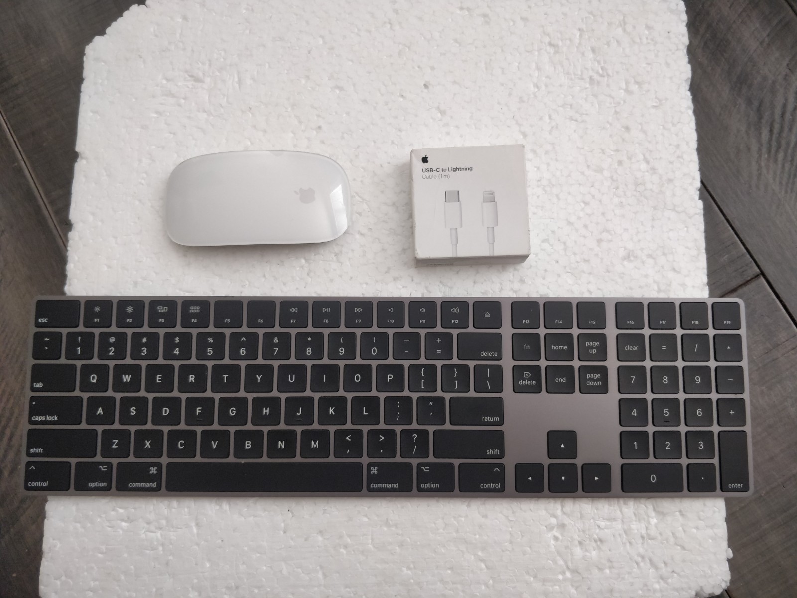 Apple A1843 Wireless Magic Keyboard 2 & A1657 Magic Mouse 2 Rechargeable