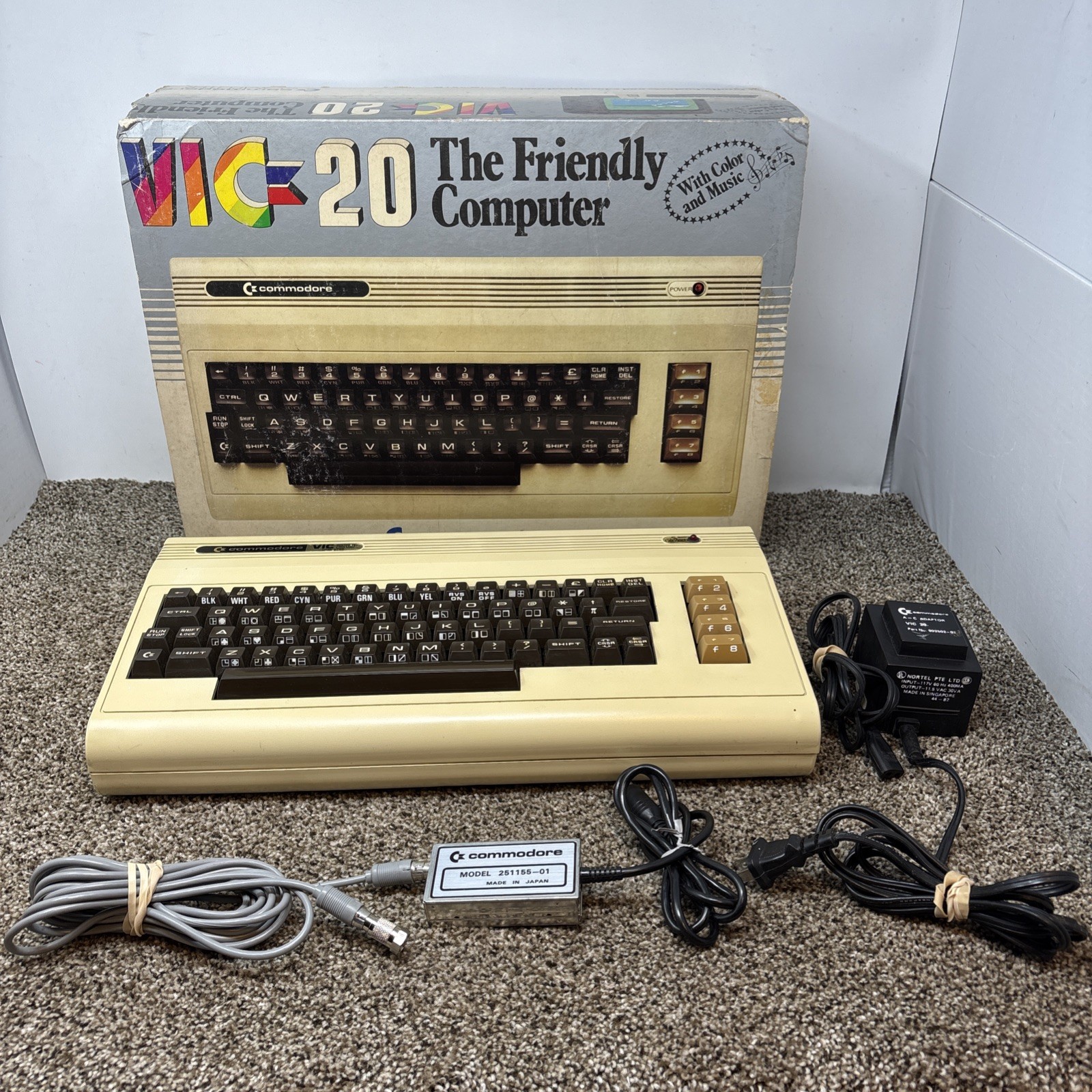 Commodore Vic-20 Computer - w/ PET Keys - Works Great RARE POWER SUPPLY