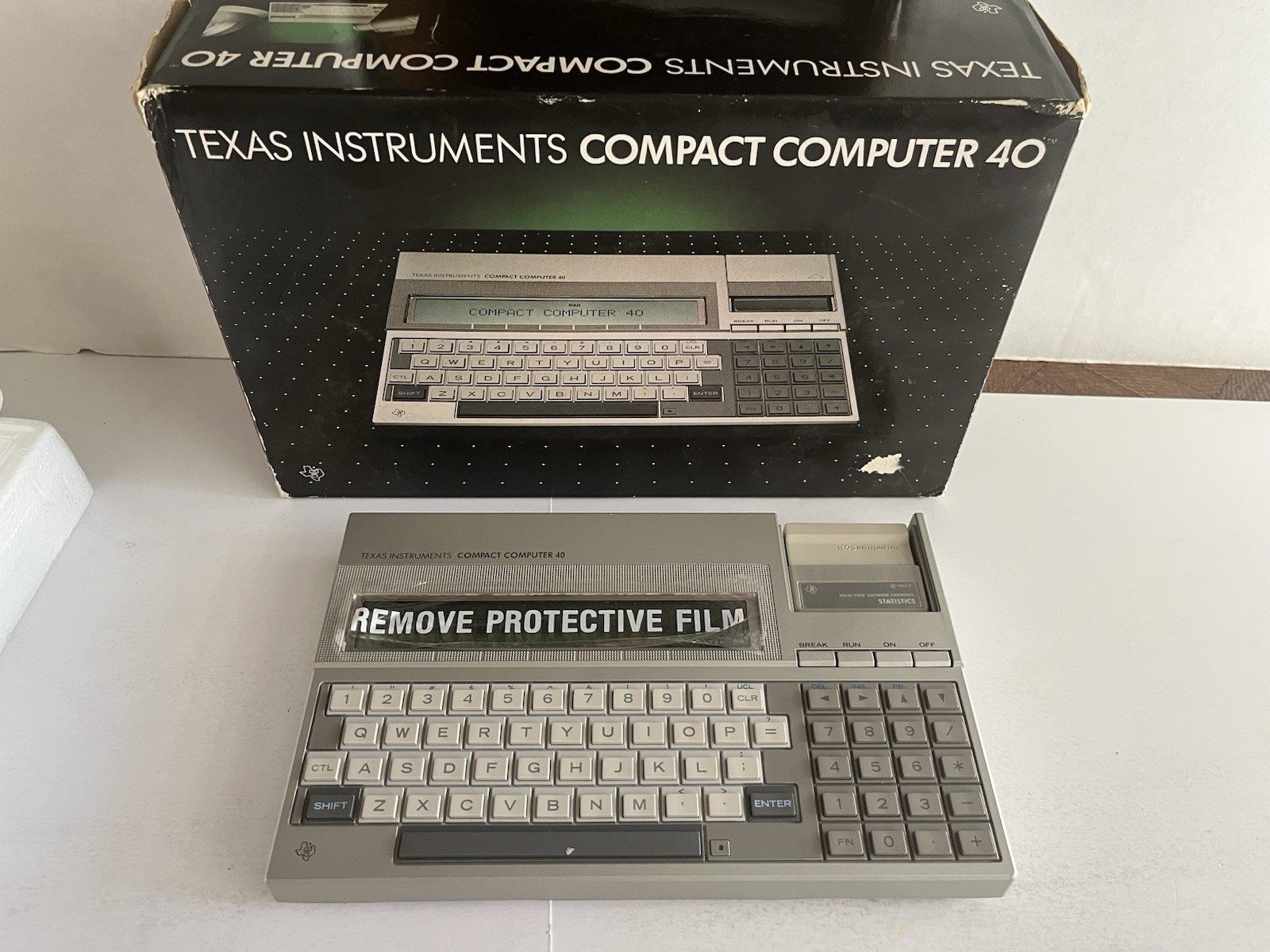 TEXAS INSTRUMENTS TI COMPACT COMPUTER 40 Vintage 1983  W/Box Great Cond Works