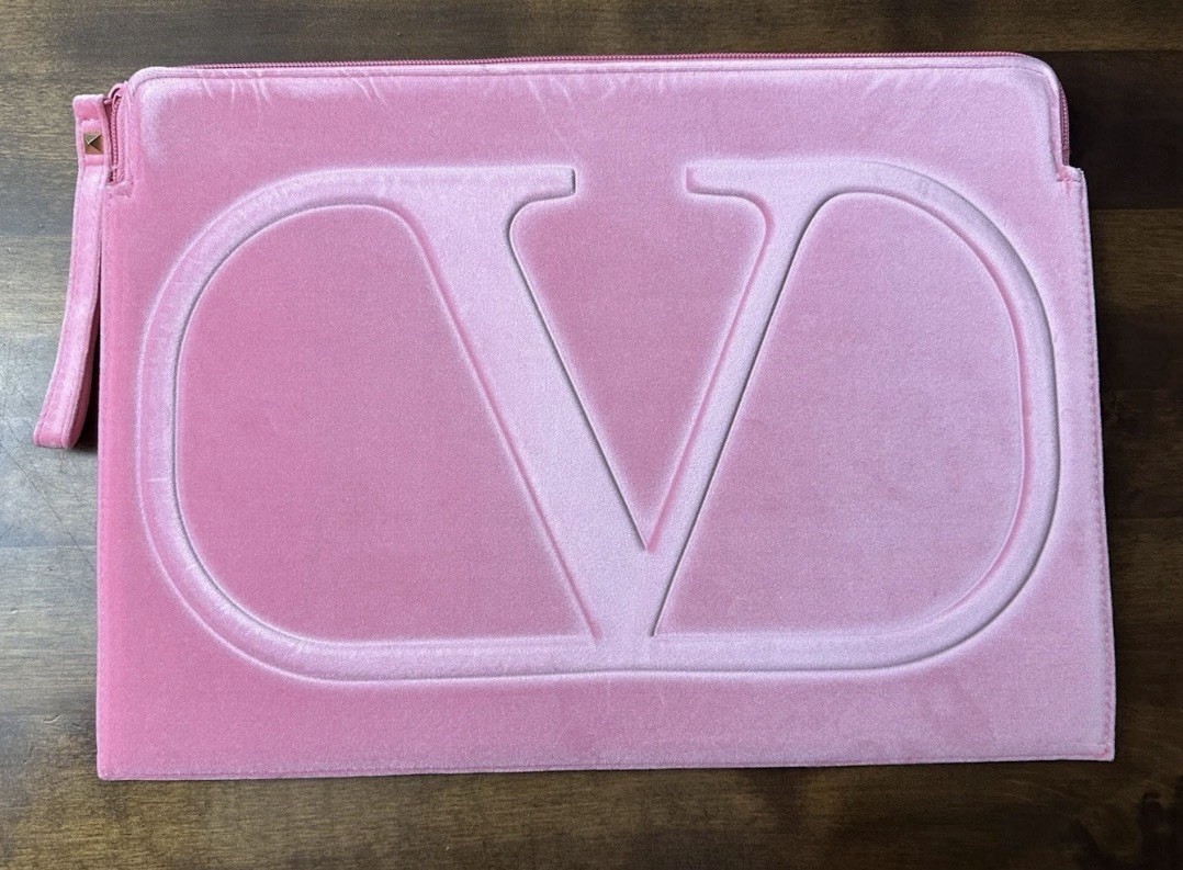 Valentino Pink Laptop Sleeve Case Bag Authentic Fits 15inLaptop Brand New Luxury