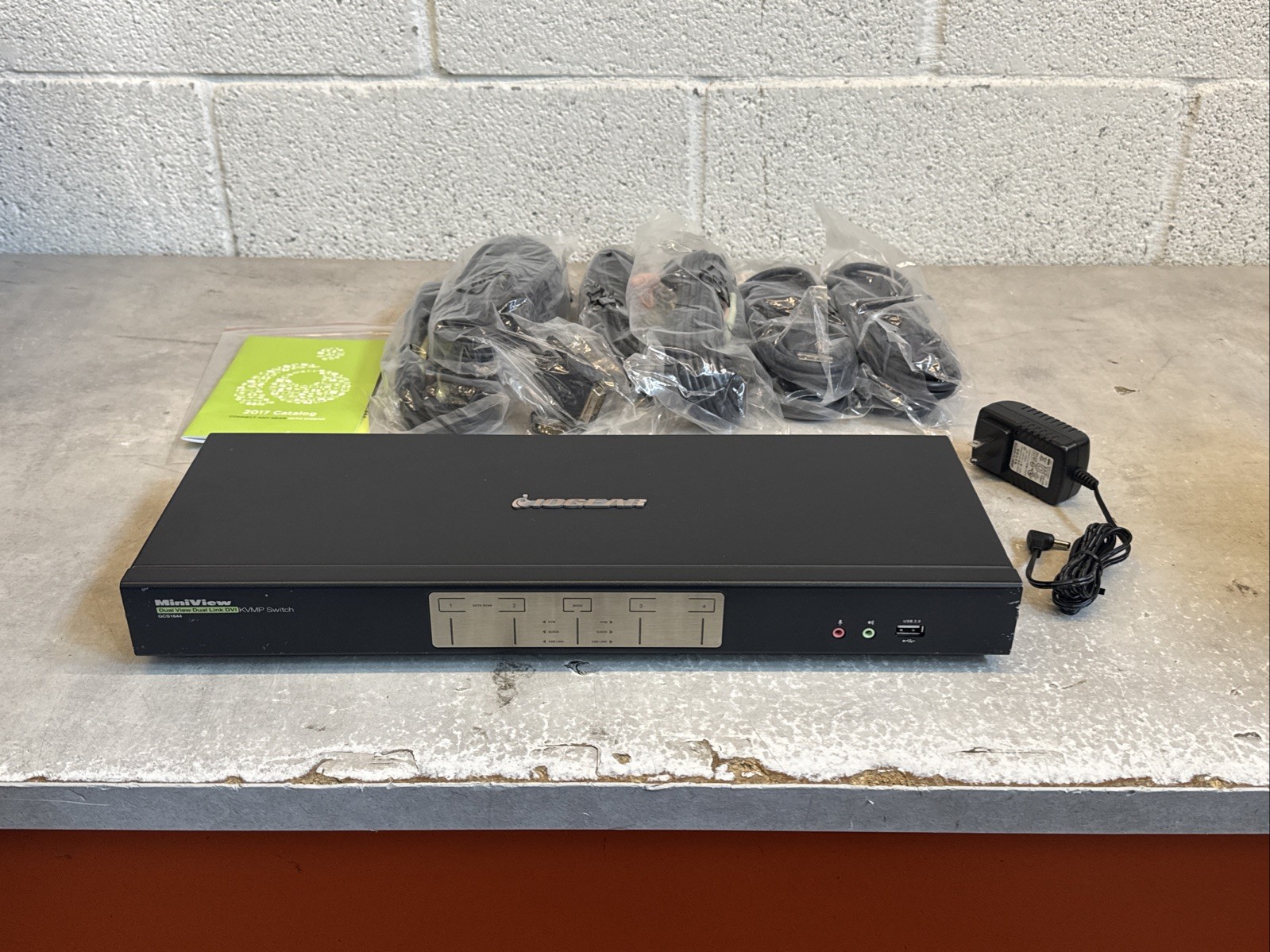 IOGEAR GCS1644 4-Port DualView Dual-Link DVI KVMP Switch w/ Audio & Cables