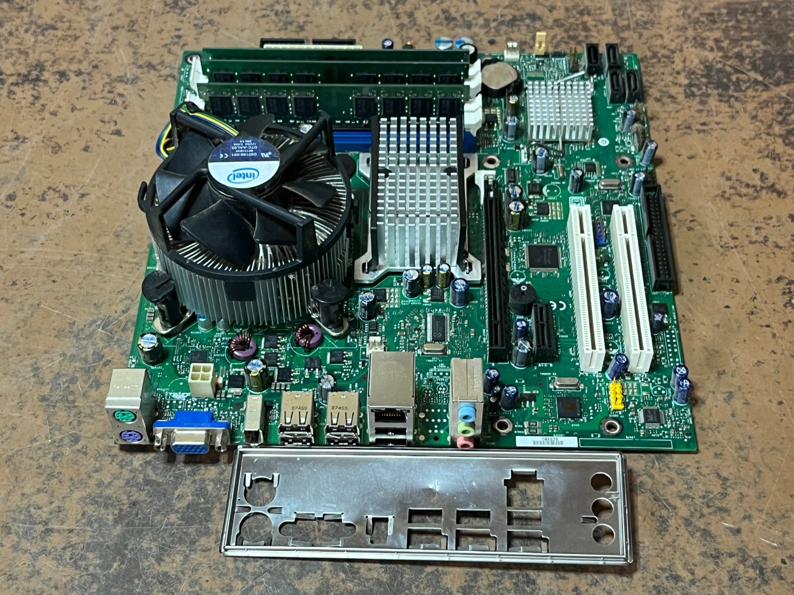 Intel DG33BU Desktop Motherboard- D79951-408