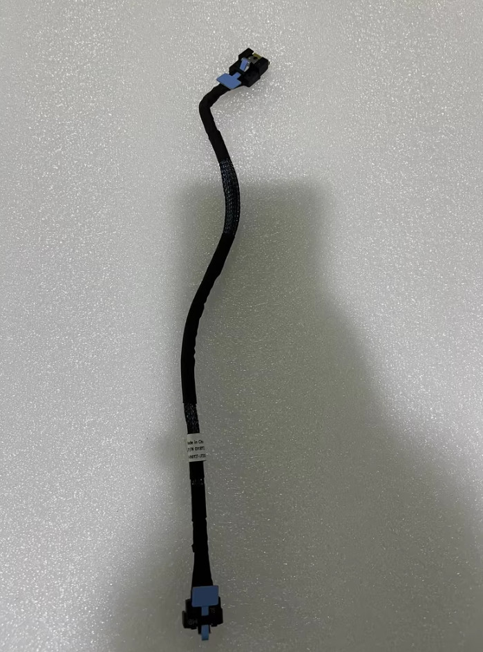 Dell 25cm BOSS N1 SAS cable 1x SFF-8654 4i gerade to 1x SFF-8654 4i N8Y2T 0N8Y2T