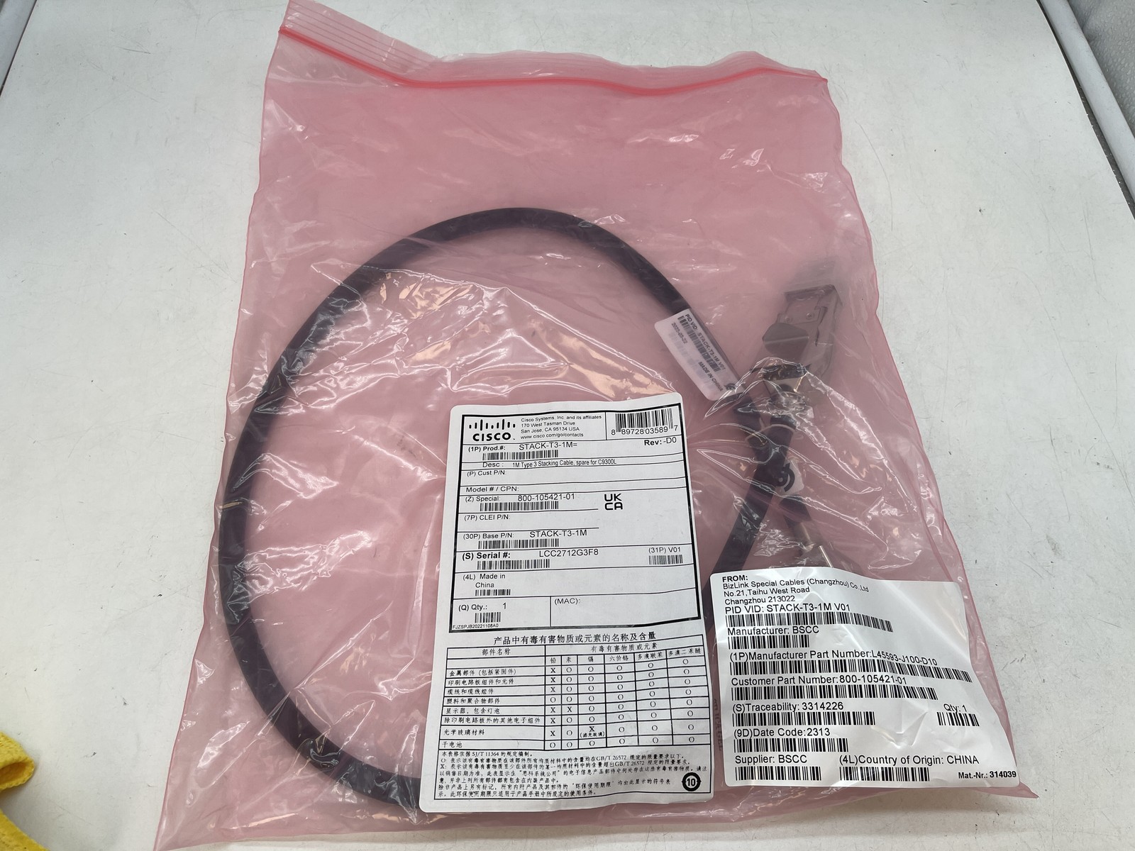 Cisco STACK-T3-1M Stacking Cable for C9300L Switch 800-105421-01 - 
