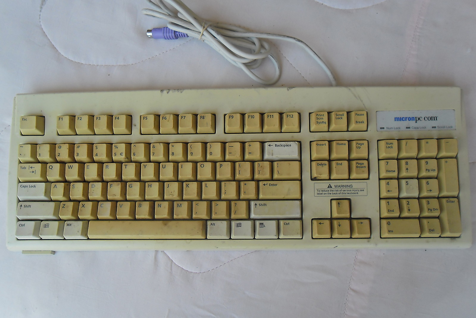 White Micron PC PS/2 Keyboard model 5121