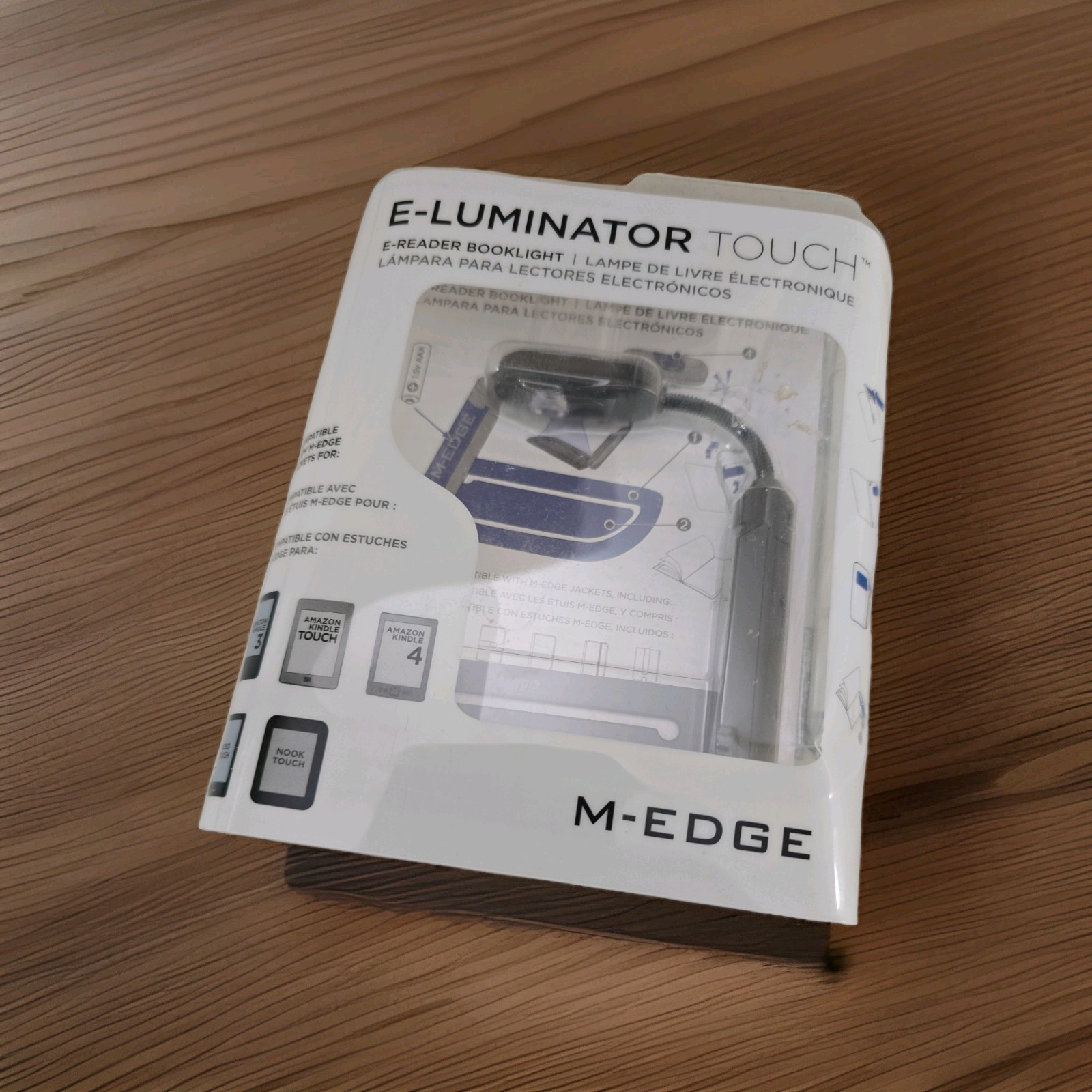 M-Edge E-Luminator Touch E-READER Book Light NEW IN ORIGINAL PACKAGE