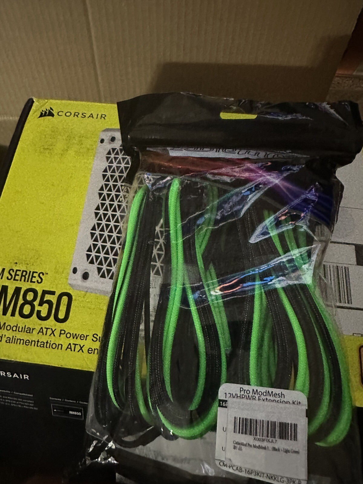 CableMod Pro ModMesh 12VHPWR (green,black)
