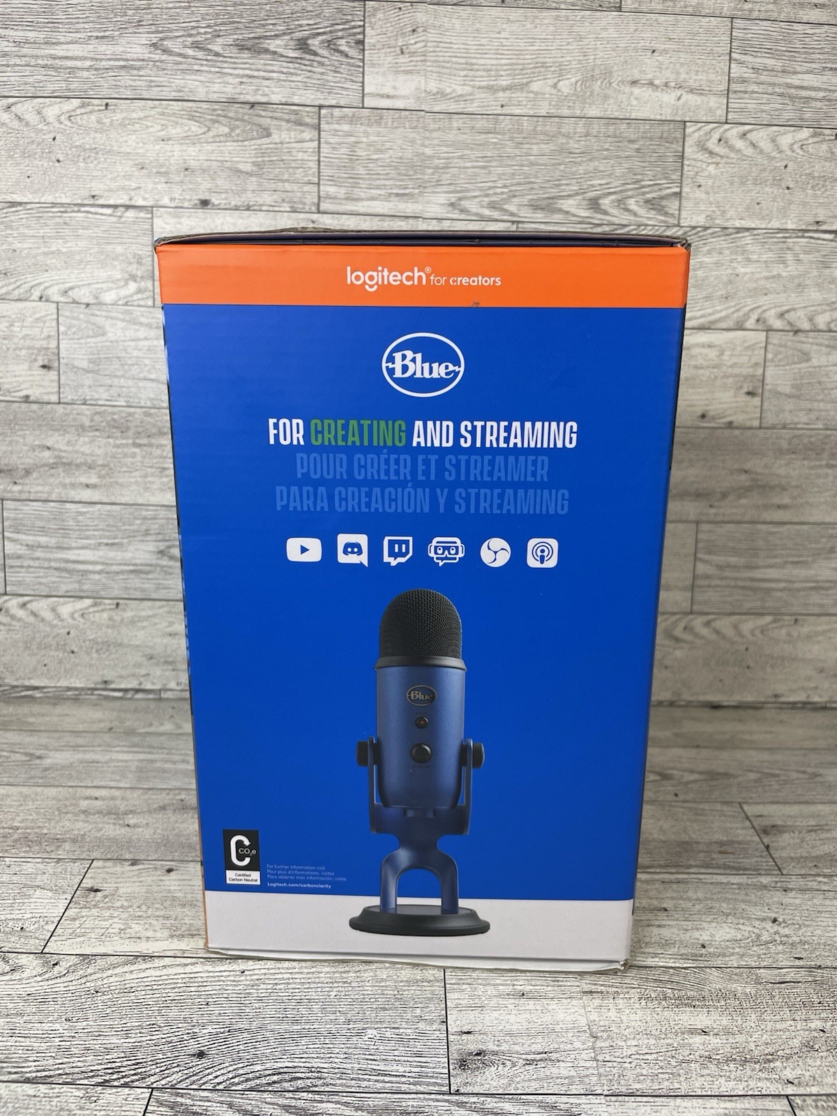 Logitech Creators Blue Yeti USB Microphone for PC Mac Gaming Streaming NIB