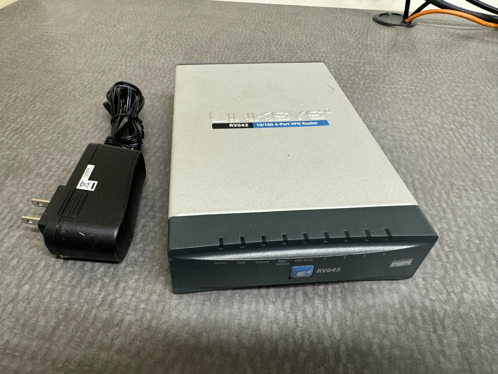 ** Cisco / Linksys 4-Port Dual WAN VPN Router RV042