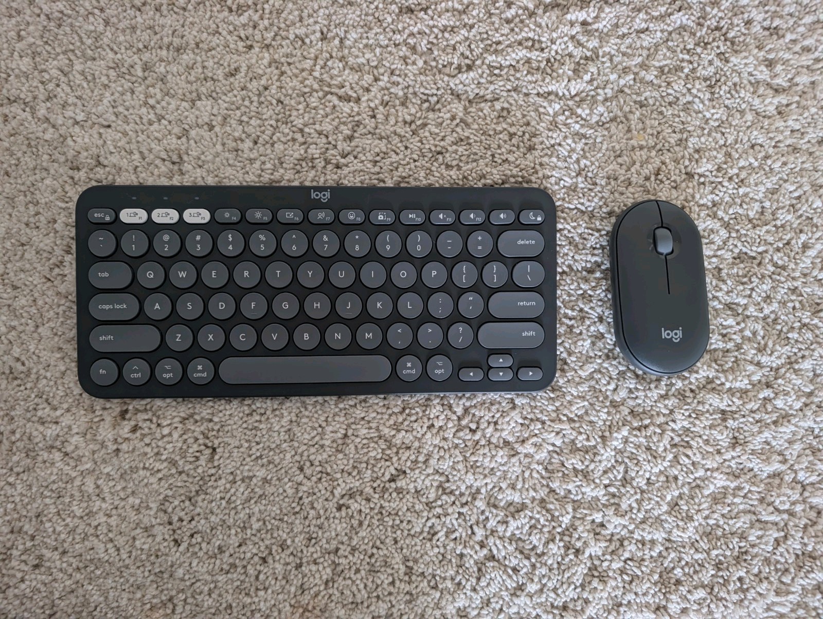 Logitech Pebble 2 Combo Wireless Keyboard/Mouse Bundle for Mac - Tonal Graphite