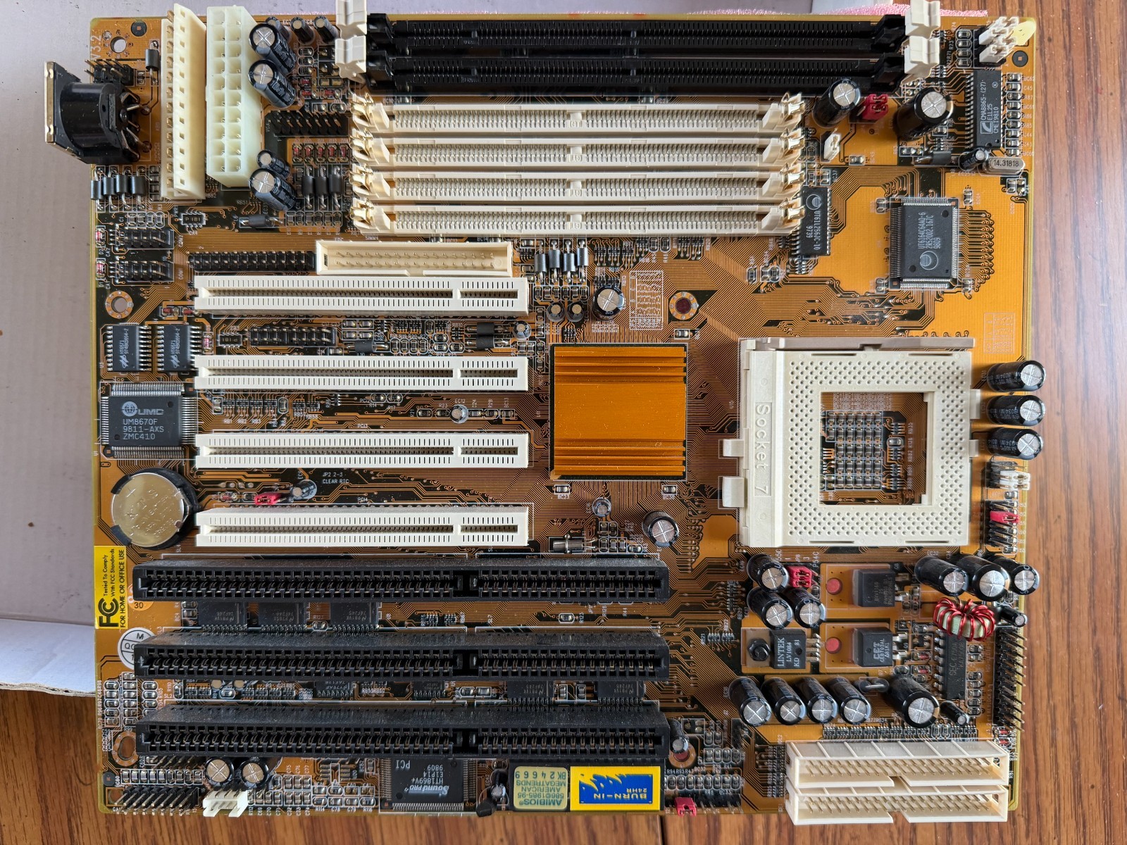 PCChips/Hsin Tech M571 V3.2(a) Motherboard AT VIA PCI ISA SDRAM SIMM Pentium K6