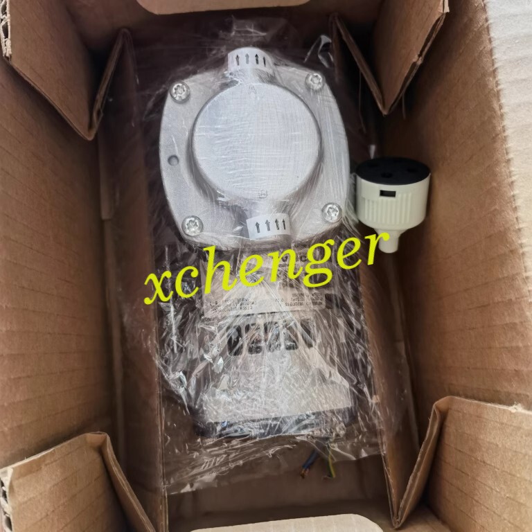 1PCS NEW Thomas Diaphragm Vacuum Pump 107CCD18 220V Air Pump FedEx or DHL
