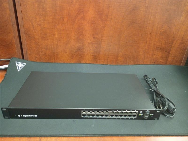 Ubiquiti Networks ES-24-LITE 24 Port Rack Mountable Ethernet Switch