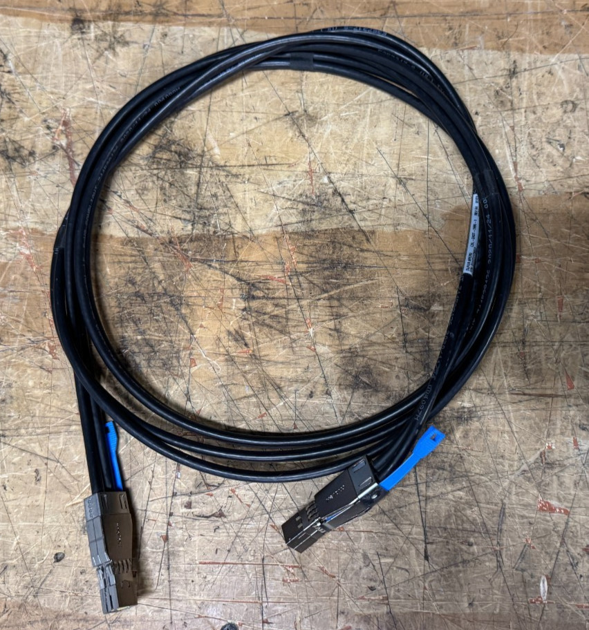 Supermicro 2m External MiniSAS HD to External MiniSAS HD Cable (CBL-SAST-0690-1)