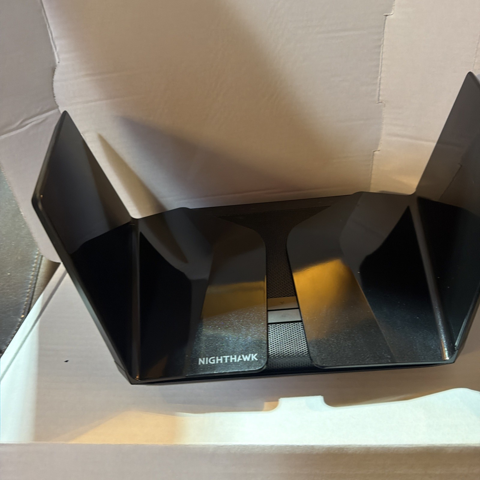 NETGEAR  Nighthawk AXE11000 RAXE500 Tri-Band WiFi 6E Router