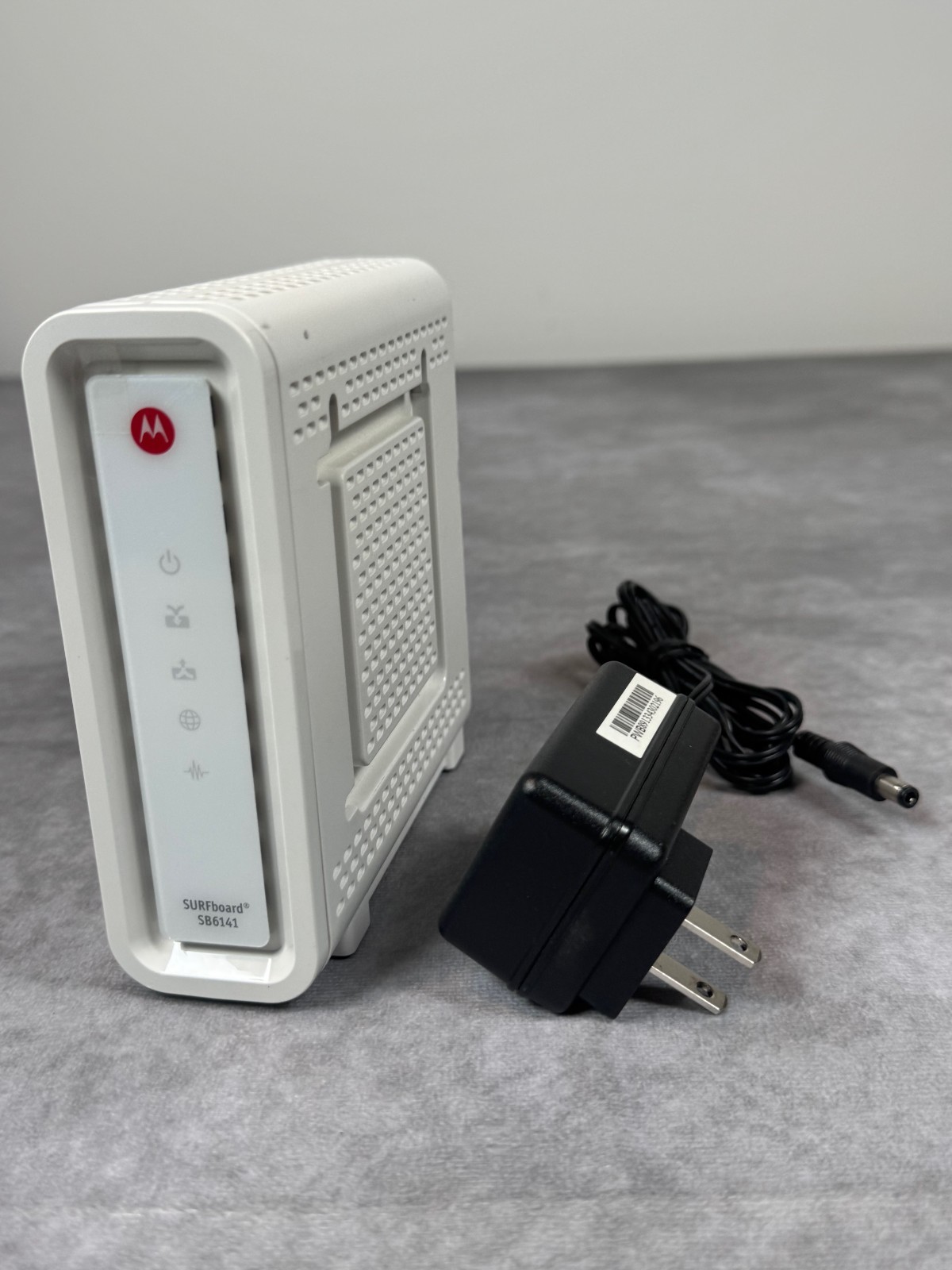 Motorola SURFboard SB6141 DOCSIS 3.0 Cable Modem –High Speed Internet (SB6141)