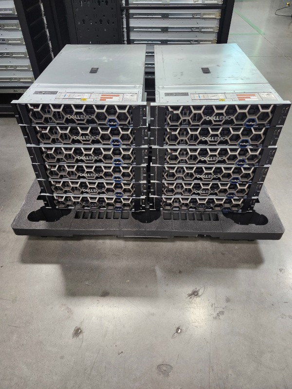Dell Poweredge R750 24SFF NVMe Server 2x Platinum 8362 64-Core 2.8GHz 512GB RAM