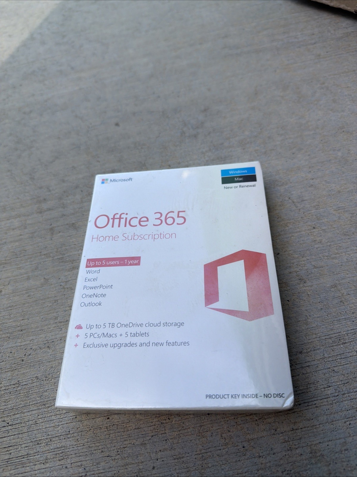 NEW, SEALED Microsoft 365 Personal English 1 Year 5 Users