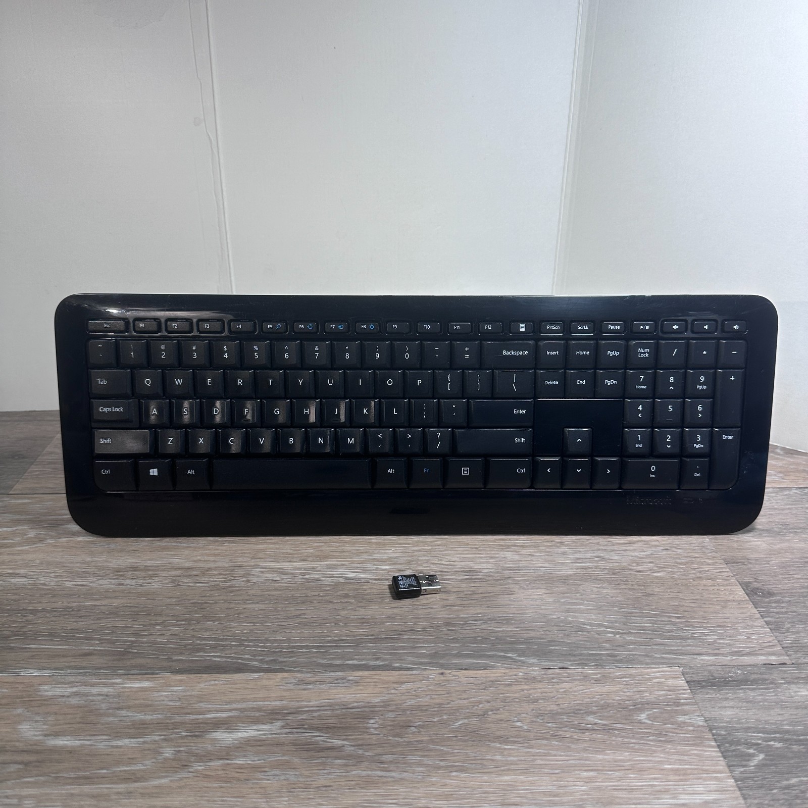 Microsoft Wireless 850 Keyboard Model 1455 With USB Dongle - Black