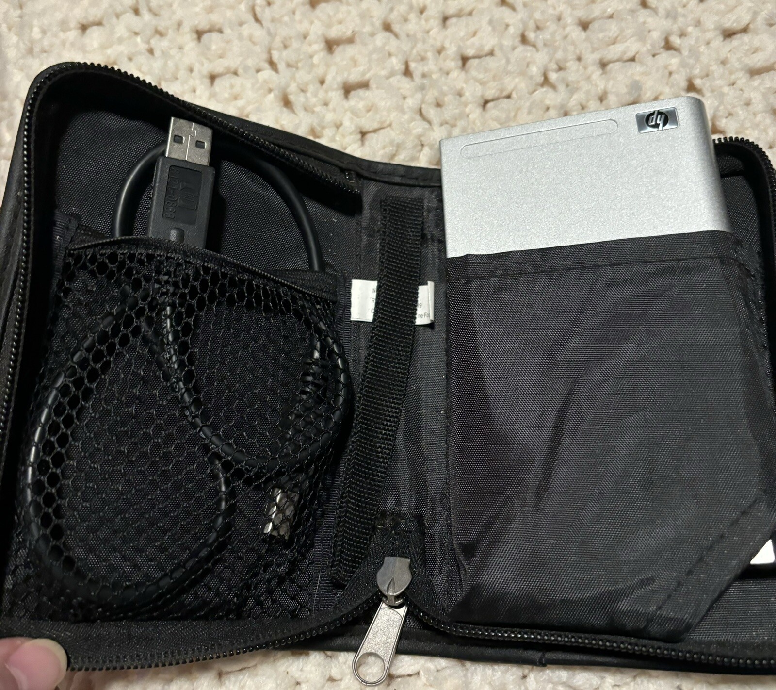 HP Pocket Media Drive Pavilion 320 GB PD 3200z THUB09MOGH Product of Thailand