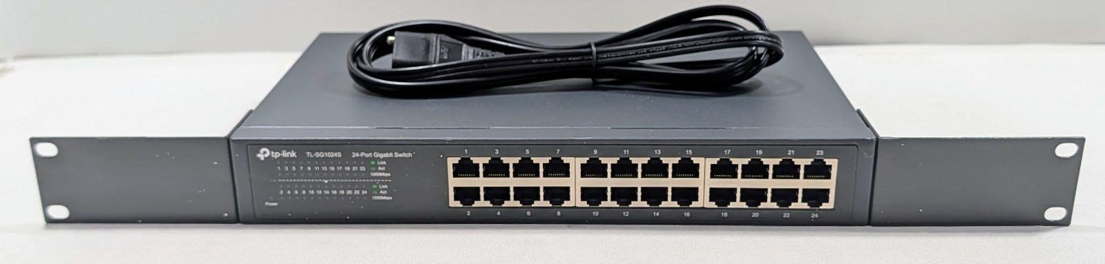 TP-Link TL-SG1024S 24-Port Gigabit Desktop/Rackmount Switch 10/100/1000Mbps