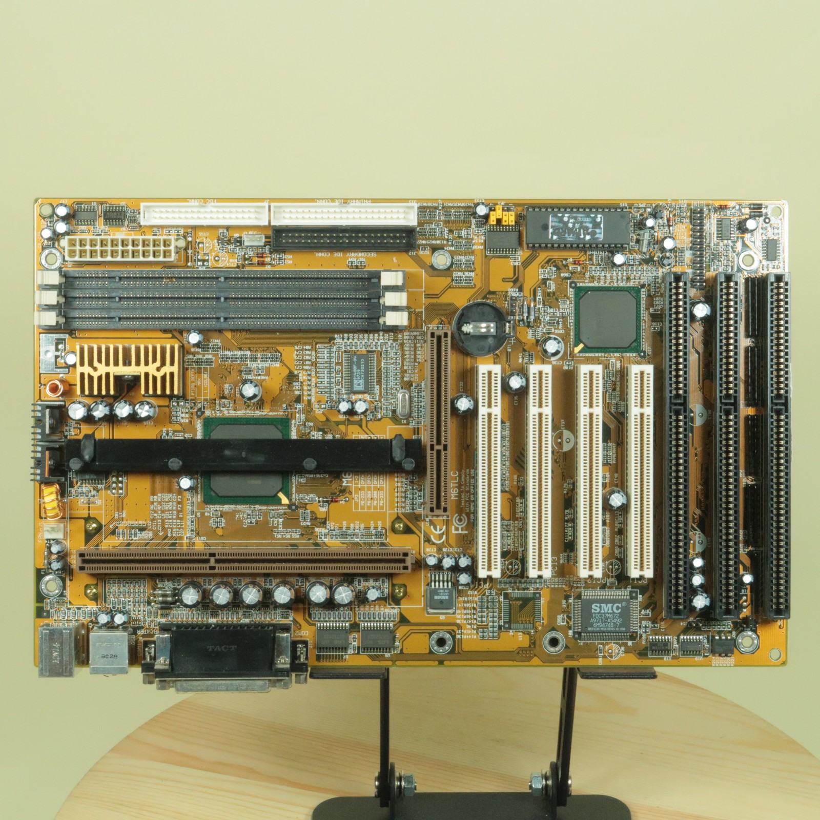 Biostar M6TLC Slot 1 ATX Motherboard 3.3V AGP PCI ISA SDR 168 Pin Edo UDIMM