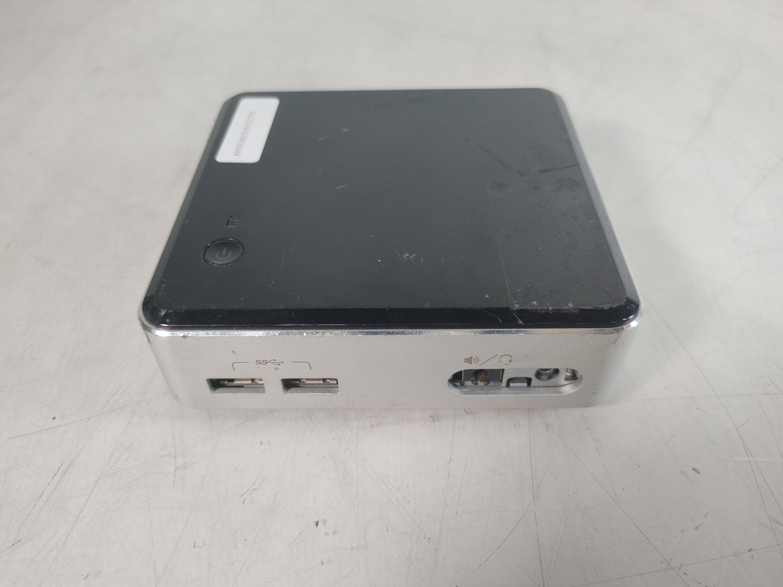 Intel NUC D54250WYK Intel Core i5-4250U 1.30 GHz 8 DDR3L Desktop - No HDD