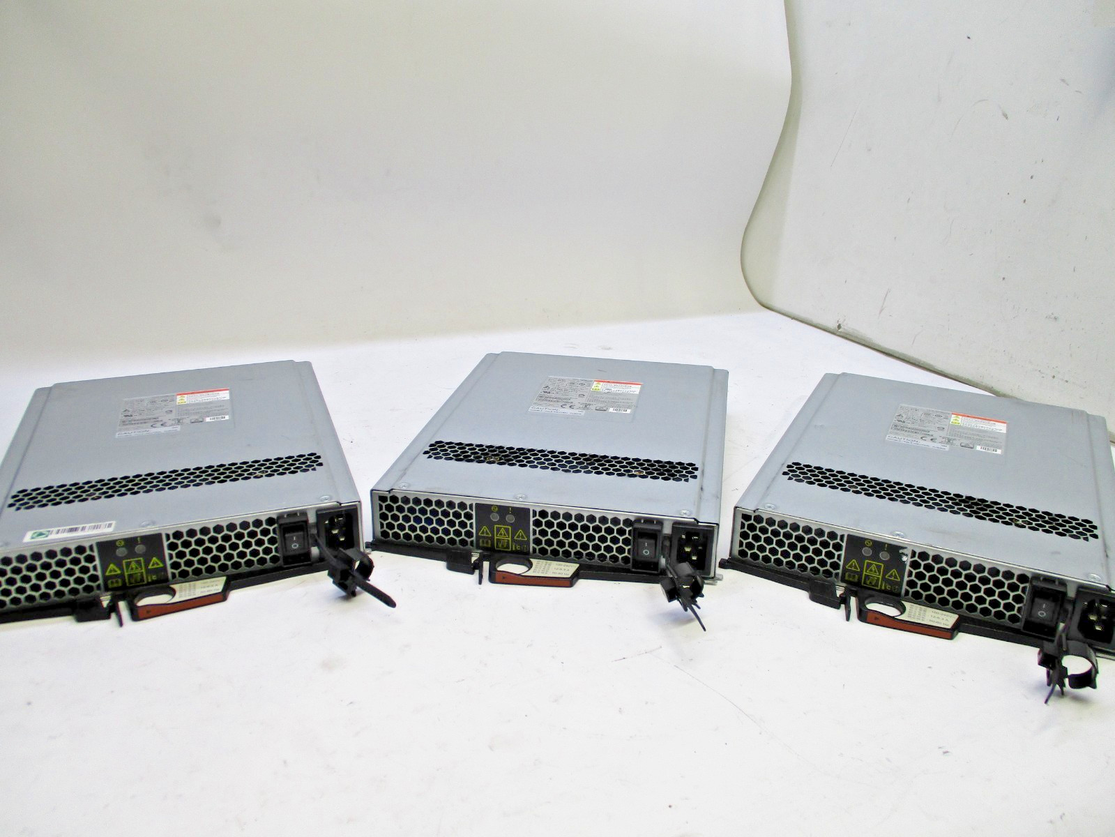 Lot 3 NetApp 114-00148+F1 Delta TDPS-900AB 913W Power Supply Unit  T8 B14
