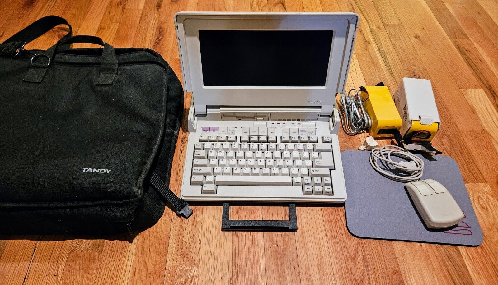 Vintage Tandy 1400LT - Personal Computer - Includes Everything - Excellent Cond.