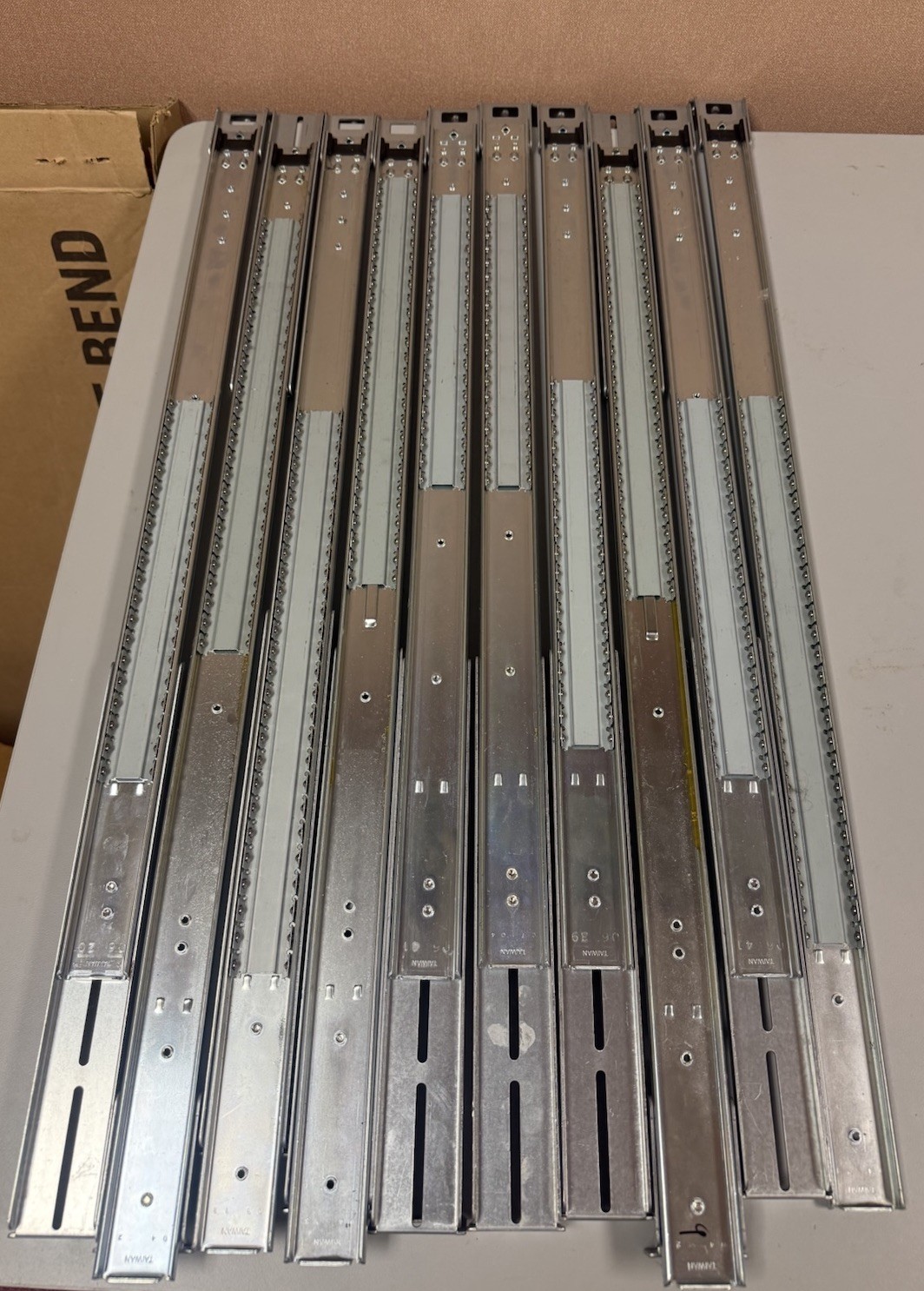 Universal Server Rack Mount Sliding Rail Kit Ball Bearing Heavy Duty (Taiwan)