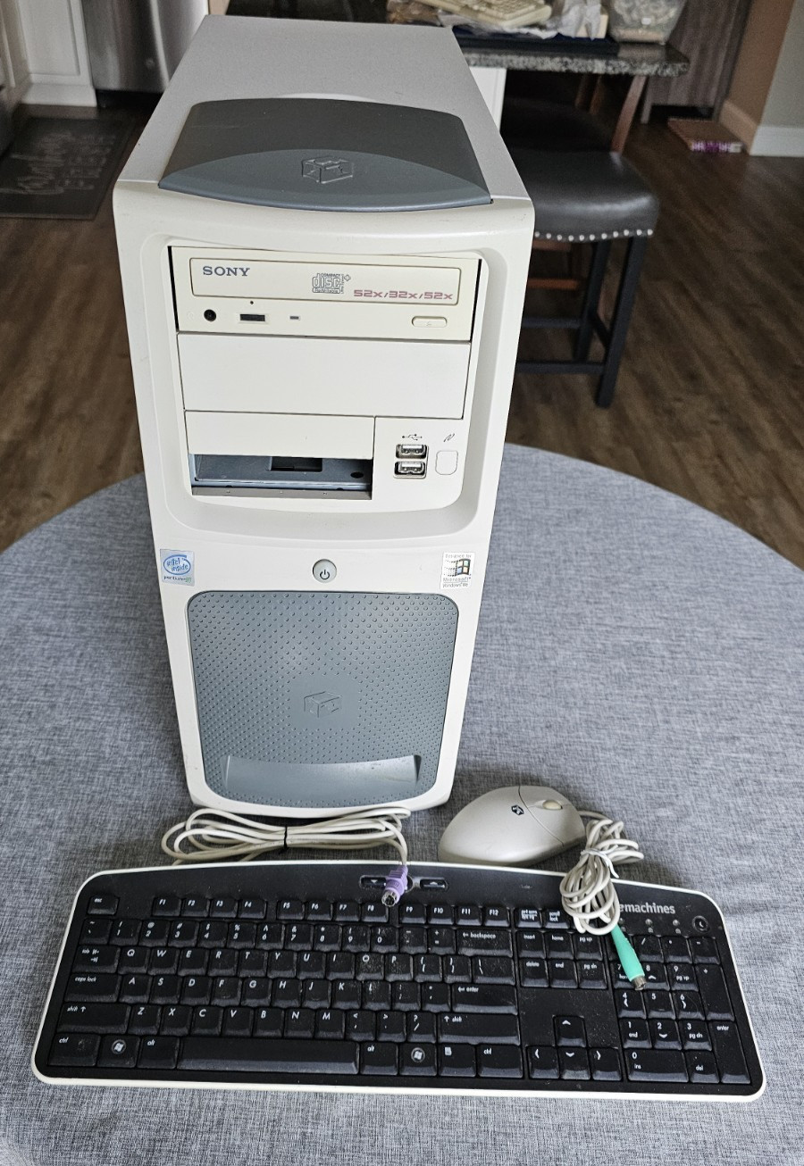 Gateway Performance 1000 ATXSTF FED PENTIUM III PC 20GB 127MB RAM HD, DVD, WinME