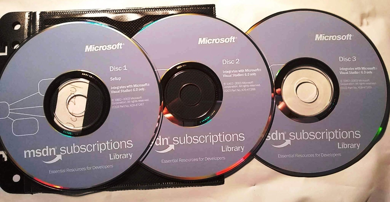 Microsoft Developer Network (MSDN) Subscriptions Library Disc Set October 2001