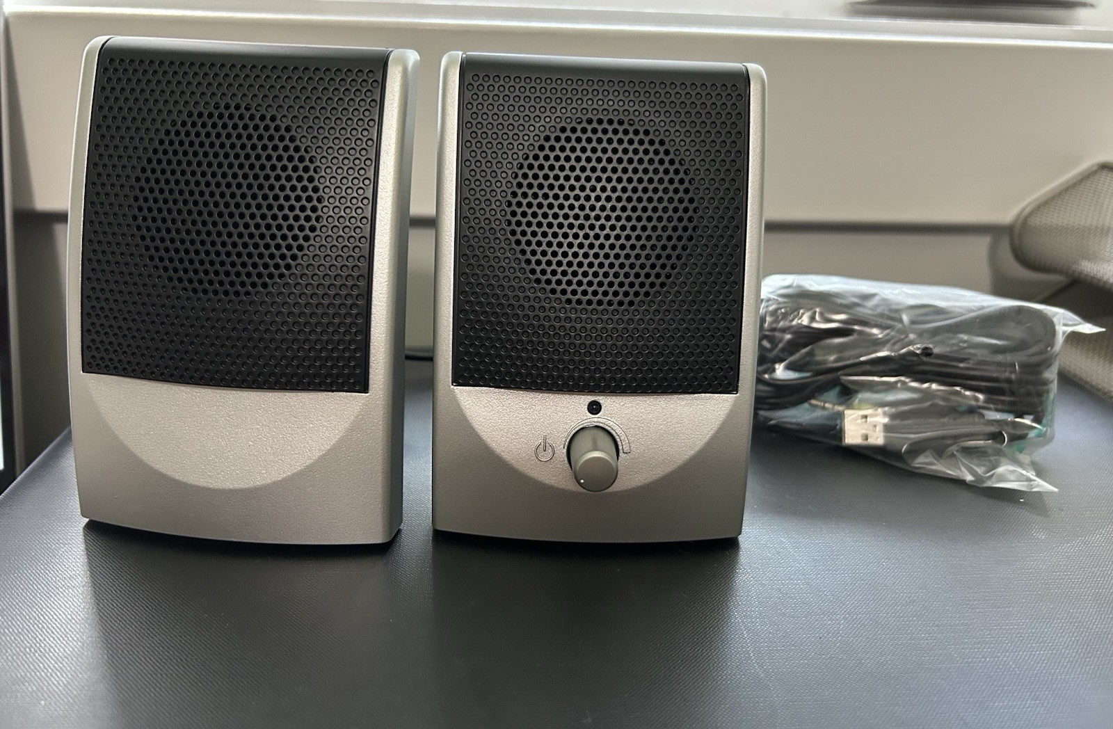 New Computer Speakers with Volume Knob and USB Cable
