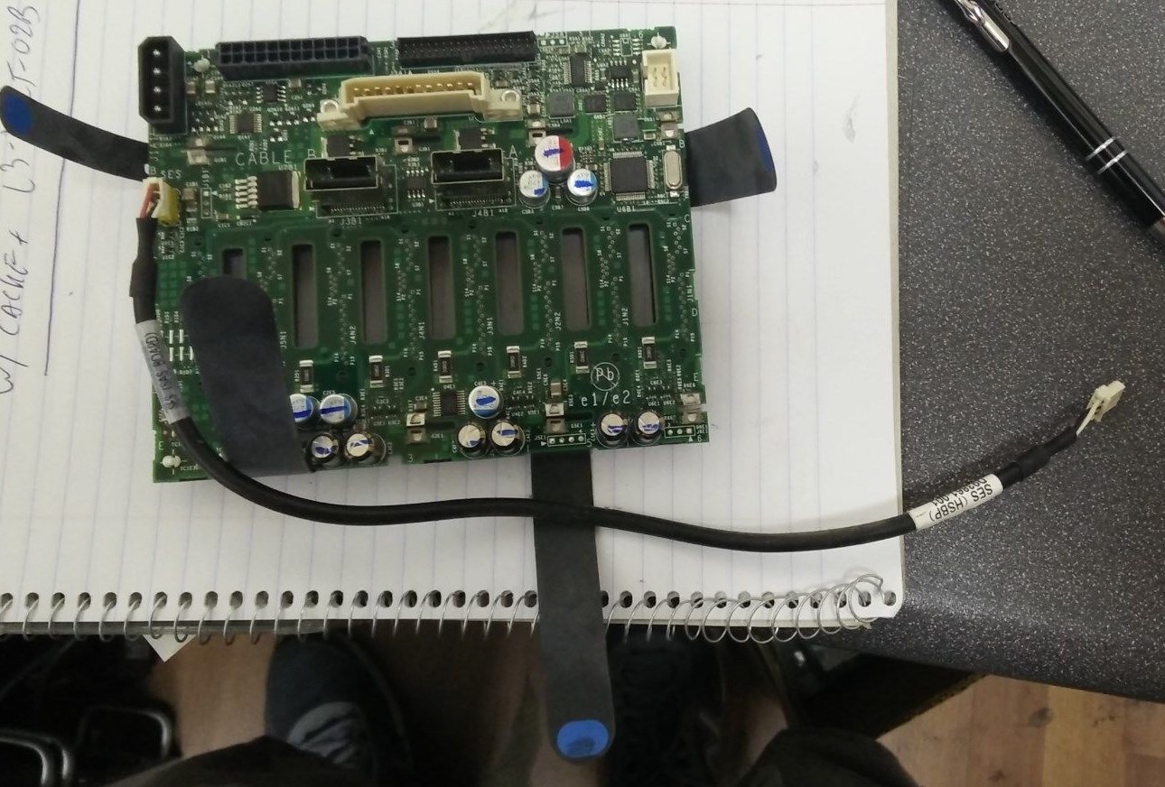 Fujitsu RX600/Intel SFC4UR SAS Backplane D55016-204 8x SAS/SATA Dual Port 