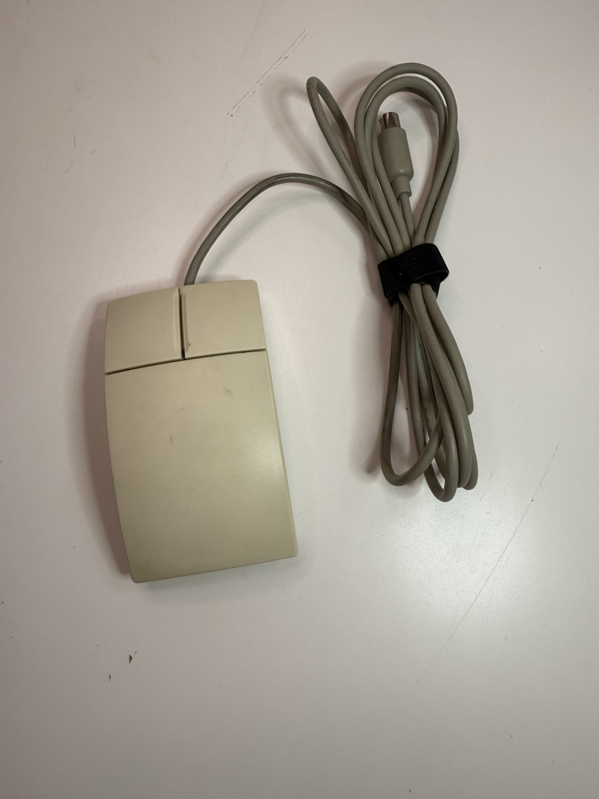 Vintage Logitech M-SG14 6MD Serial Mouse – 9-Pin Connector – Beige (D1)