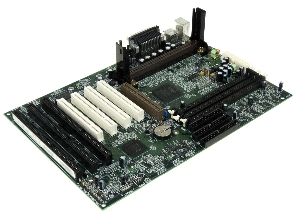 QDI Legend-V Slot 1 3x SDRAM AGP 4x PCI 3x ISA ATX