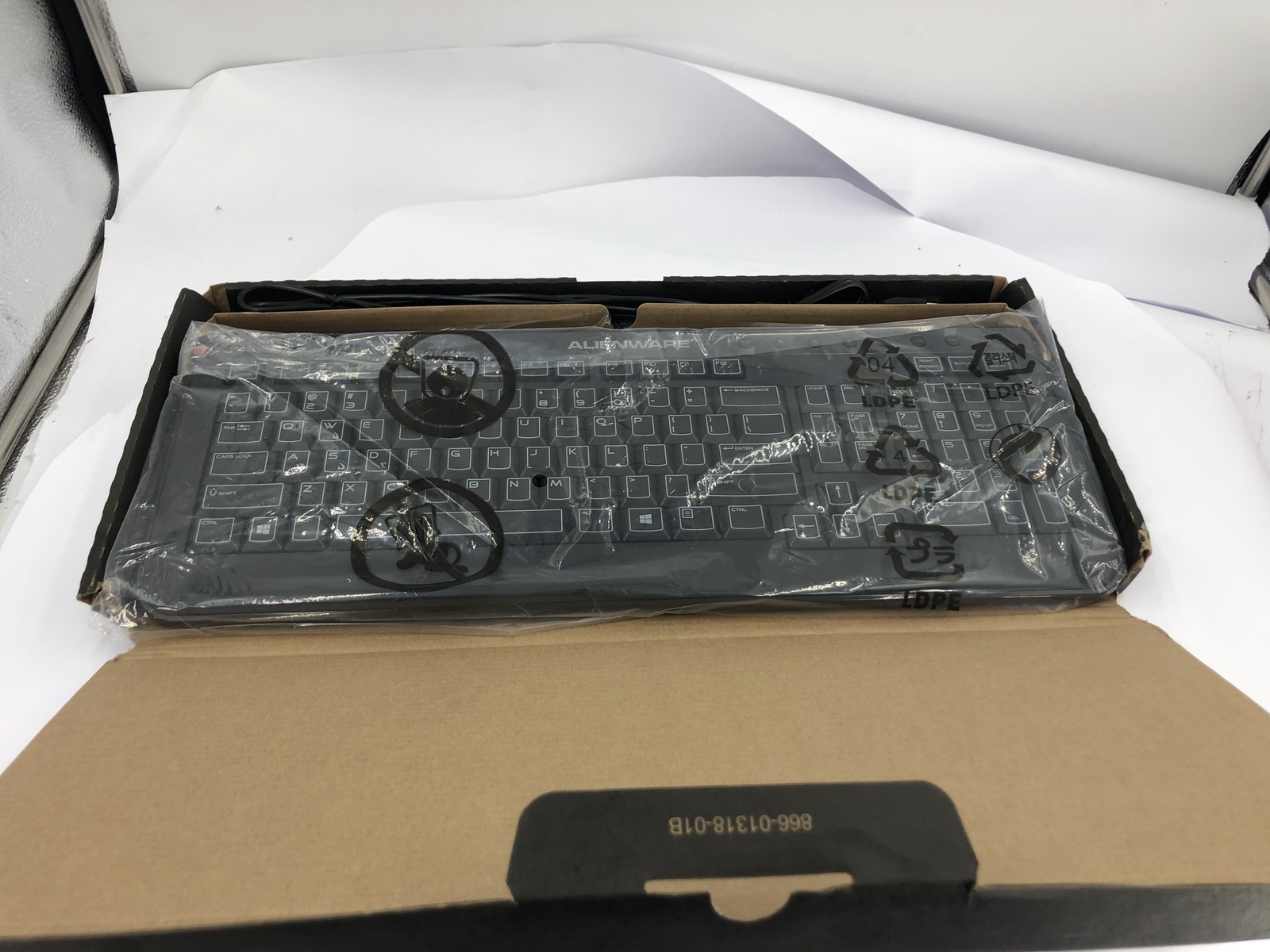 Alienware SK-8165 USB Wired Multimedia Gaming Keyboard Black Full Size Vintage
